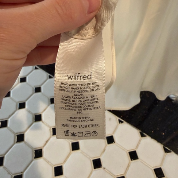 Aritzia Wilfred Allusion Camisole size
Small - Picture 6 of 7